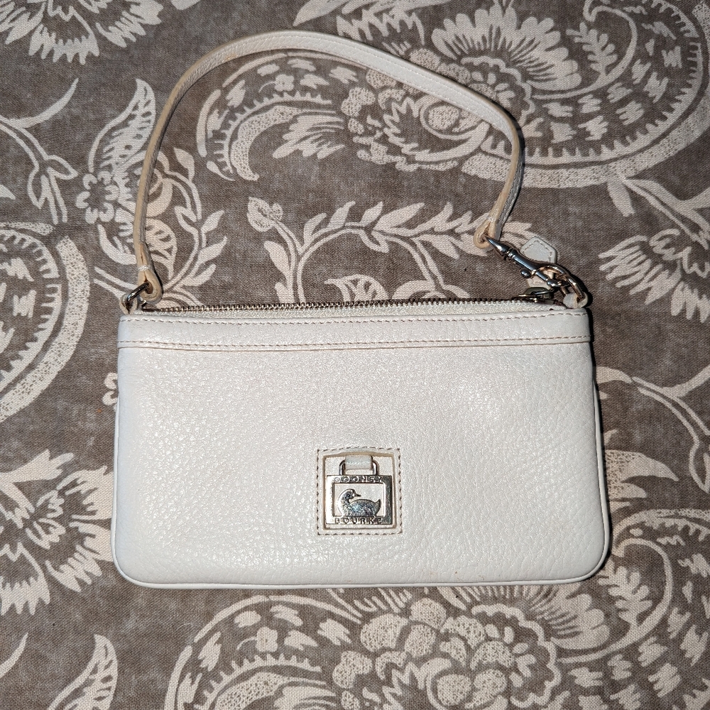 Dooney and Bourke Pebble leather Zipper Bagette